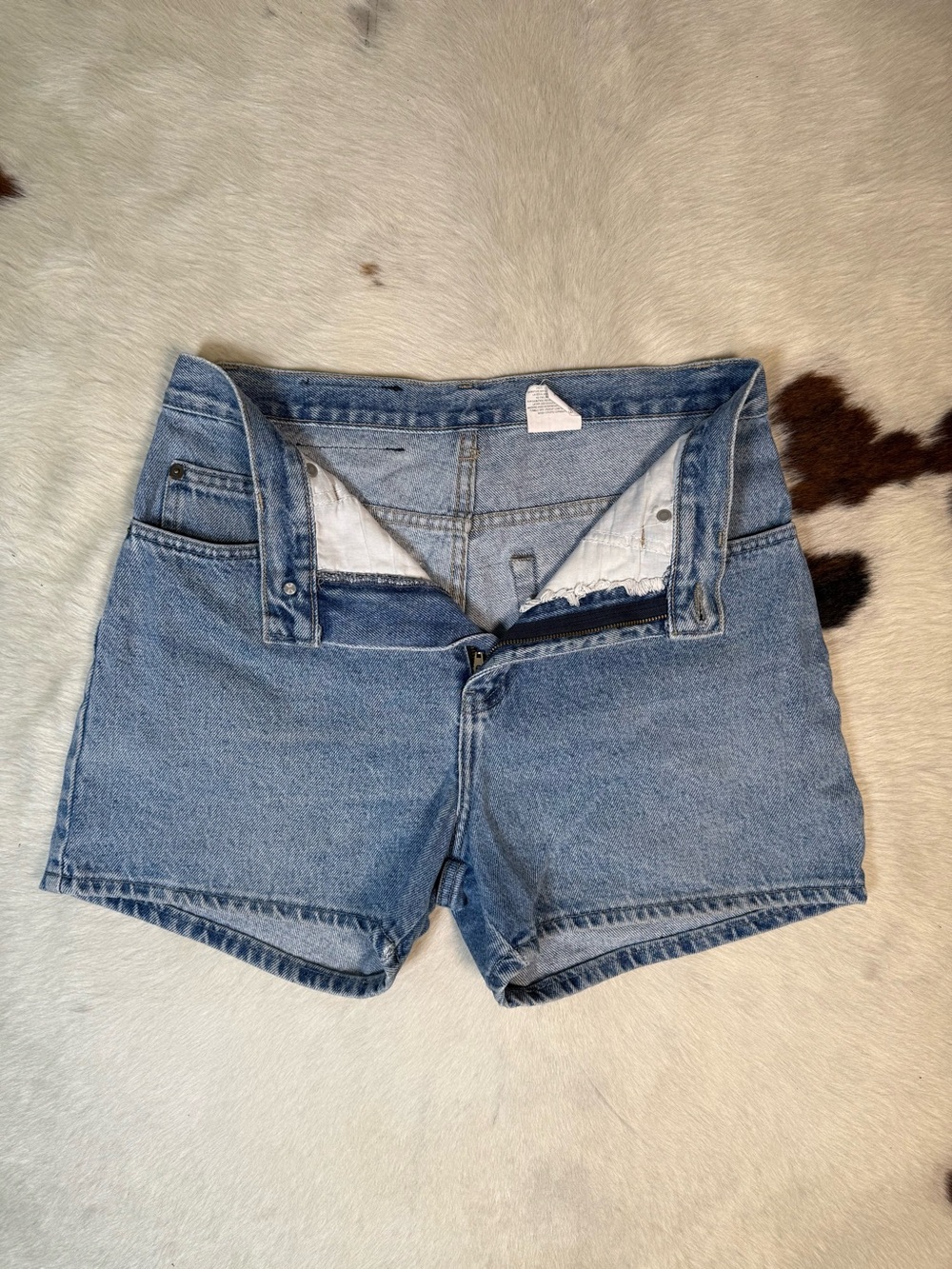Vintage Christopher G. Classic High Waisted Denim Shorts Size 32